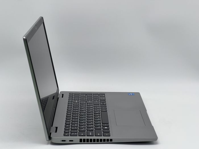 Ноутбук Dell Latitude 5520, i5-1135G7, 16 GB, 240 GB, Iris Xe Graphics, 1366x768, TN [SH25121513] БУ - изображение 2