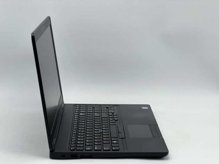 Ноутбук Dell Latitude 5590, i5-7300U, 8 GB, 120 GB, Intel HD Graphics 620, 1366x768, TN [SH26061403] БУ - изображение 2