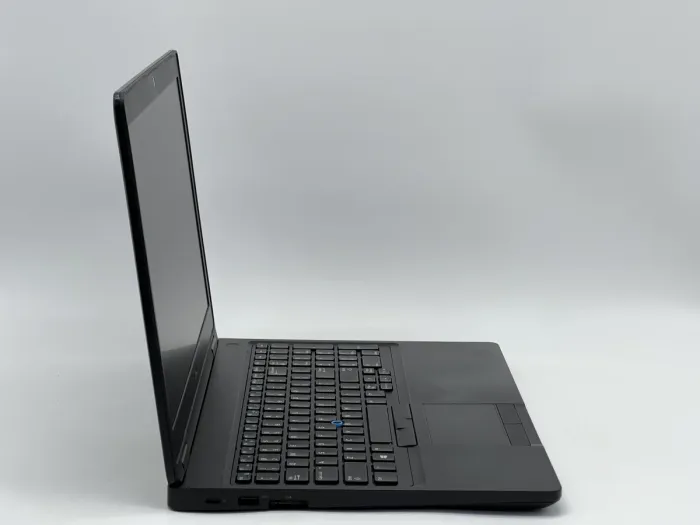 Ноутбук Dell Latitude 5590, i5-7300U, 8 GB, 120 GB, Intel HD Graphics 620, 1366x768, TN [SH26061040] БУ - зображення 2