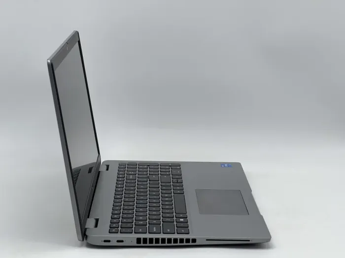 Ноутбук Dell Latitude 5540, i5-1350P, 16 GB, 240 GB, Intel UHD Graphics, 1920x1080, IPS [SH26061618] БУ - зображення 2