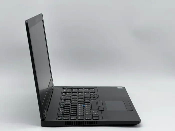 Ноутбук Dell Latitude E5570, i3-6100U, 8 GB, 240 GB, Intel HD 520, 1366x768, TN [SH2603713] БУ - зображення 2