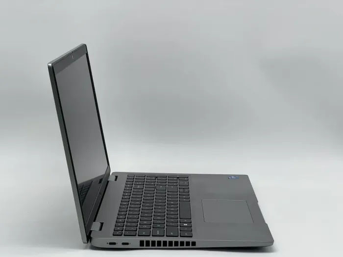 Ноутбук Dell Latitude 5520, i7-1185G7, 16 GB, 240 GB, Intel Iris Xe Graphics, 1920x1080, IPS [SH2602006] БУ - зображення 2