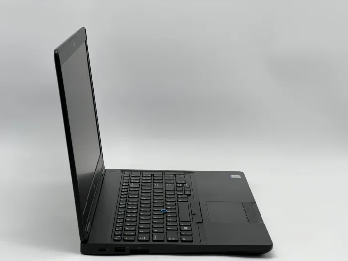 Ноутбук Dell Latitude 5590, i5-7300U, 8 GB, 120 GB, Intel HD Graphics 620, 1366x768, TN [SH26061031] БУ - изображение 2