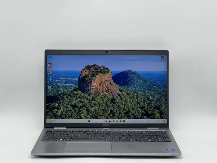 Ноутбук Dell Latitude 5520, i7-1185G7, 16 GB, 240 GB, Intel Iris Xe Graphics, 1920x1080, IPS [SH2602006] БУ - зображення 1