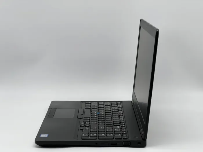 Ноутбук Dell Latitude 5590, i5-7300U, 8 GB, 120 GB, Intel HD Graphics 620, 1366x768, TN [SH26061011] БУ - зображення 3